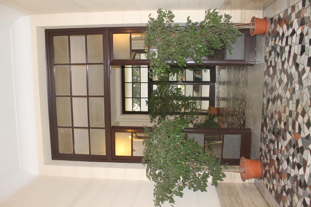 Rovati Guesthouse Рим Екстериор снимка