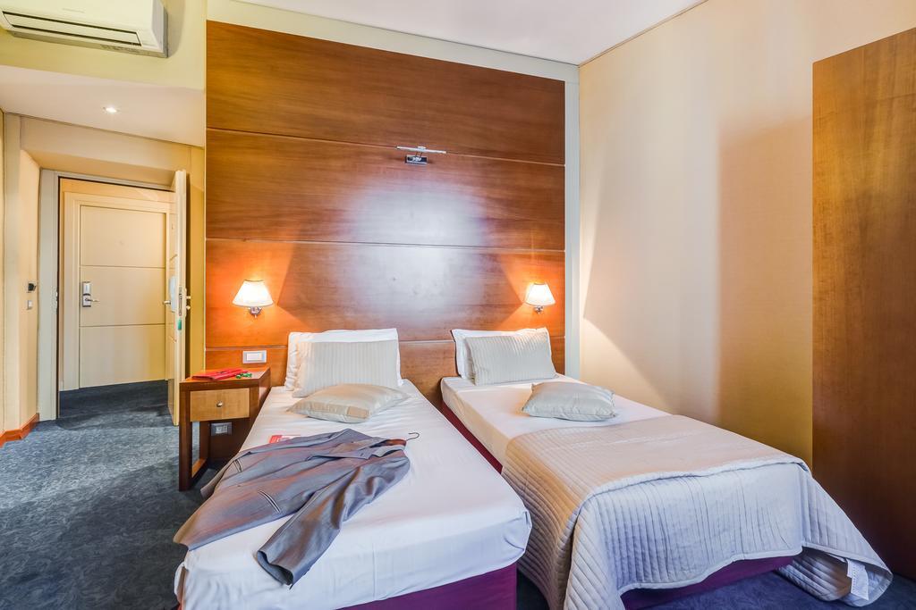 Rovati Guesthouse Рим Екстериор снимка
