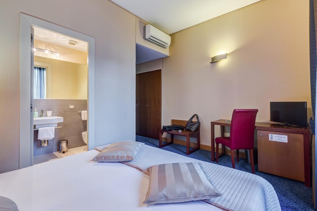 Rovati Guesthouse Рим Екстериор снимка