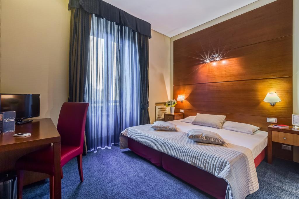 Rovati Guesthouse Рим Екстериор снимка