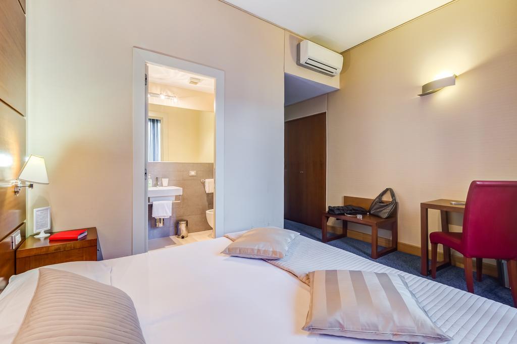 Rovati Guesthouse Рим Екстериор снимка