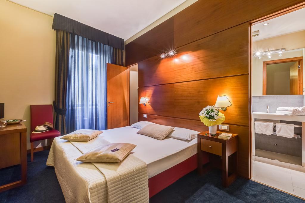 Rovati Guesthouse Рим Екстериор снимка