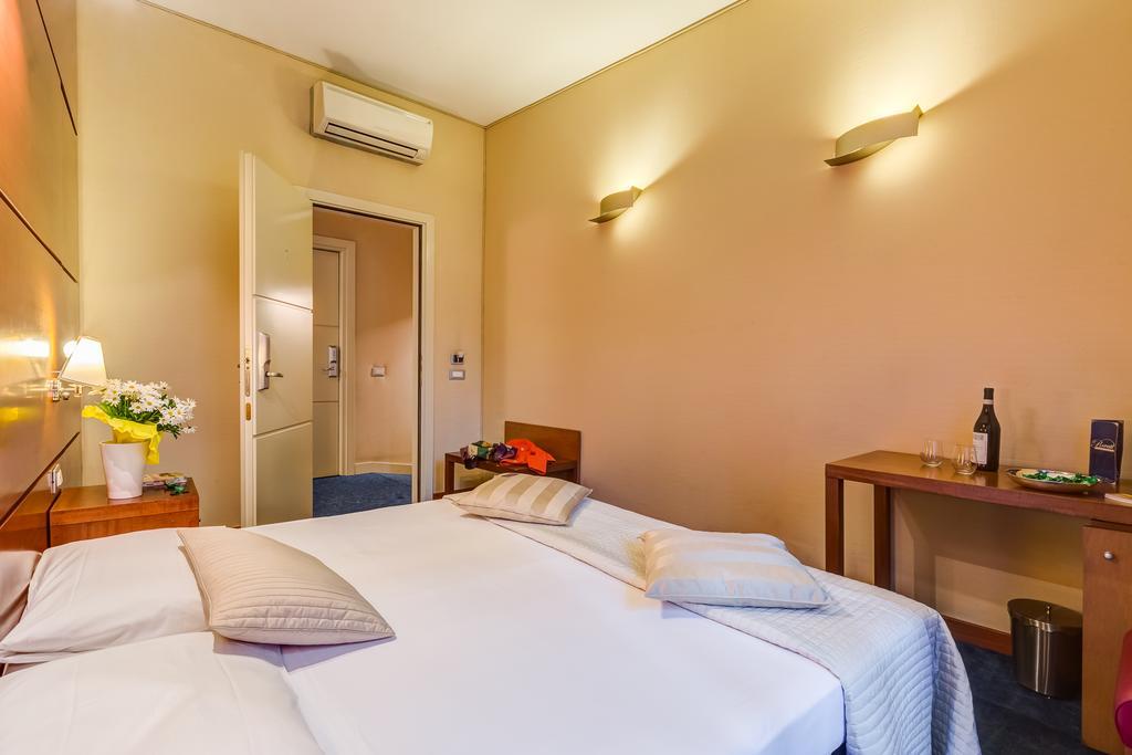 Rovati Guesthouse Рим Екстериор снимка