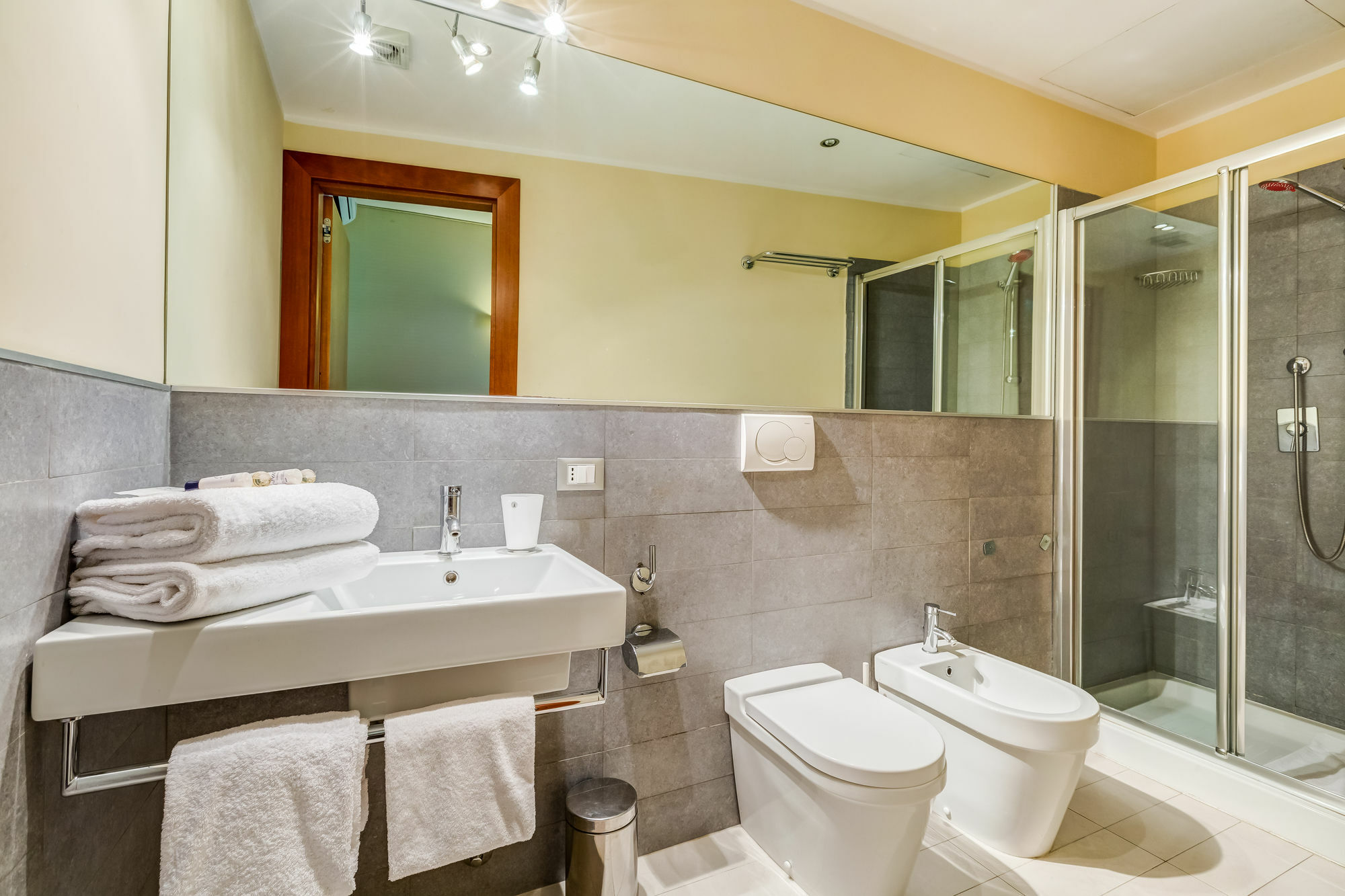 Rovati Guesthouse Рим Екстериор снимка